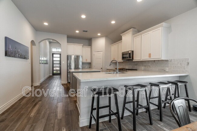 Building Photo - 1149 Cadogan Squire