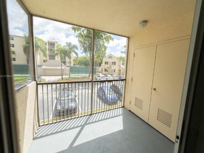 Building Photo - 8373 Lake Dr