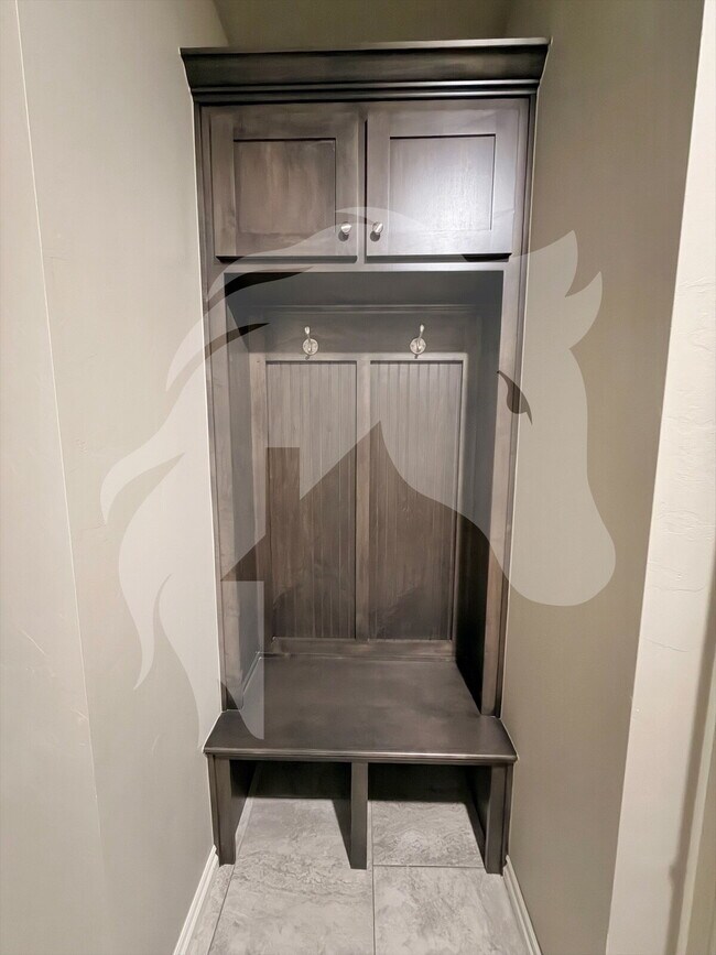 Building Photo - "Stunning 4-Bed Gem with Granite Touch & C...