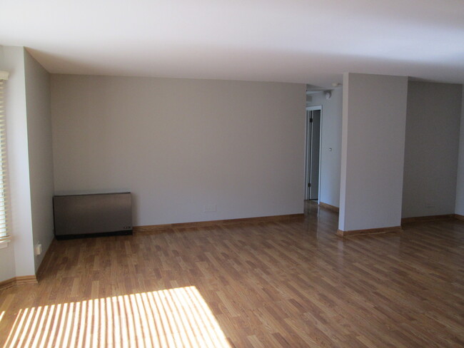 Building Photo - 400 Thames Pkwy