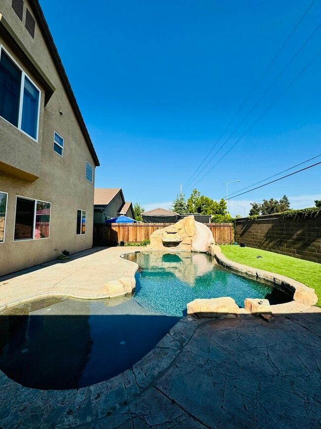 Building Photo - 464 Munter Ct