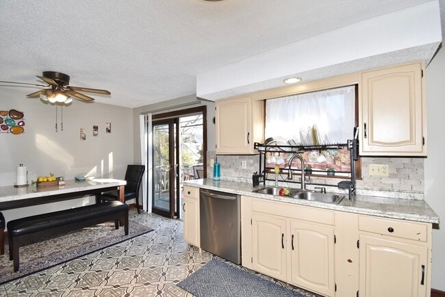 Building Photo - 67 Basil Rd