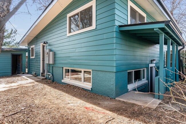 Building Photo - Beautiful 2 Bed 1 Bath House by CSU Campus!