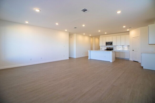 Building Photo - 5128 McKittrick