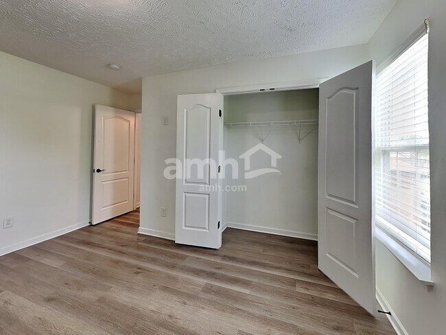 Building Photo - 3053 Bluffhollow Gap