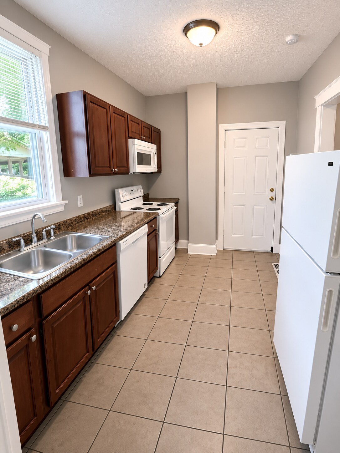 Building Photo - 412 Elberon Ave