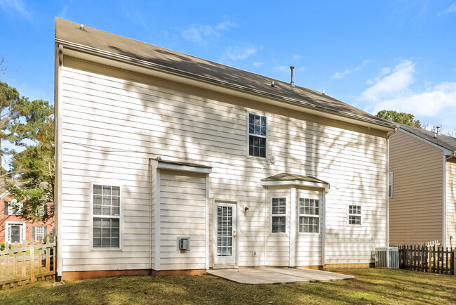 Building Photo - 6136 Planters Wood Ln