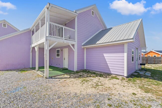 Building Photo - 5218 Beach Dr