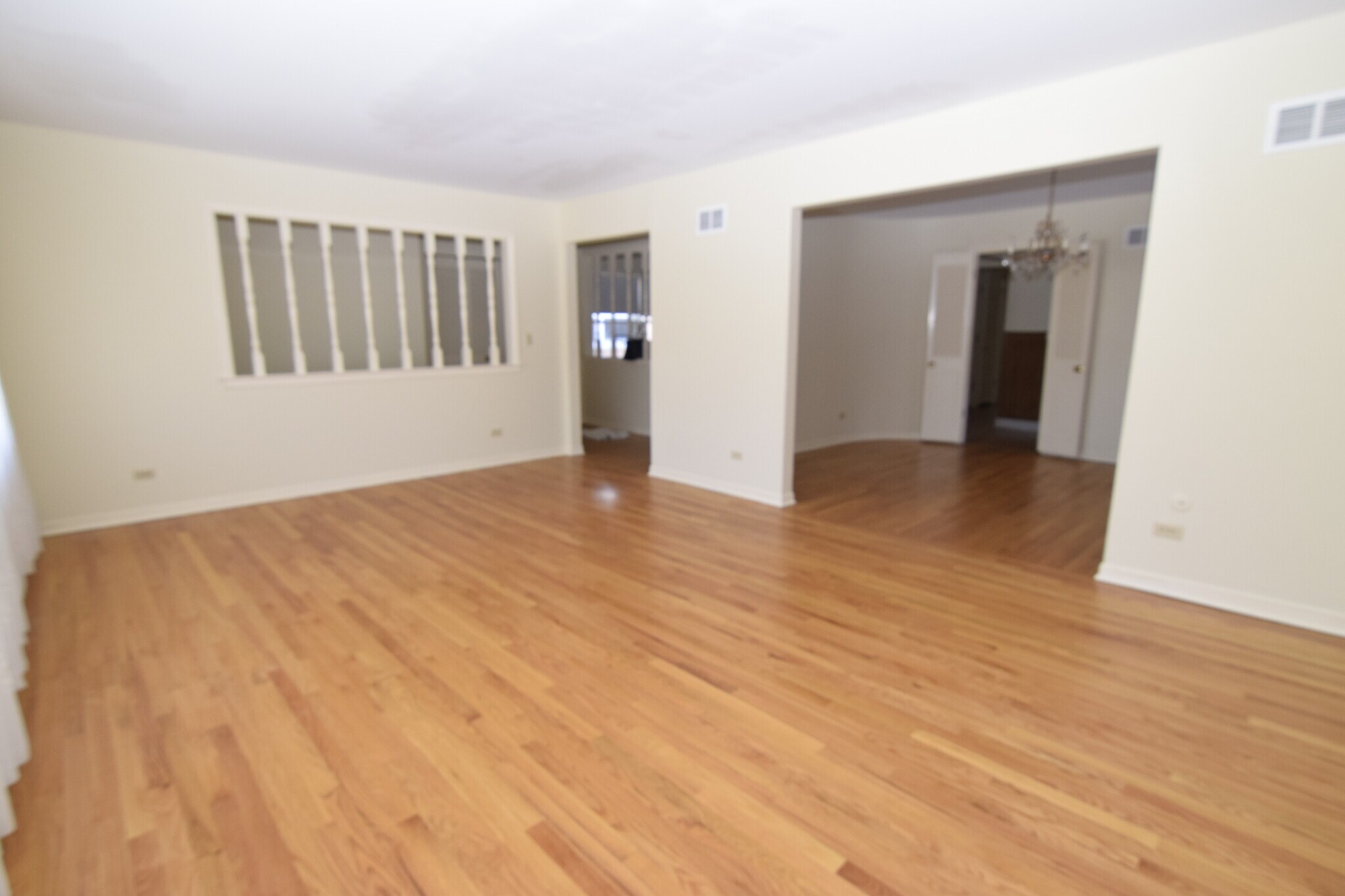 Building Photo - 5025 Carol St