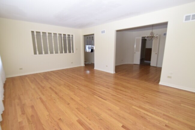 Building Photo - 5025 Carol St