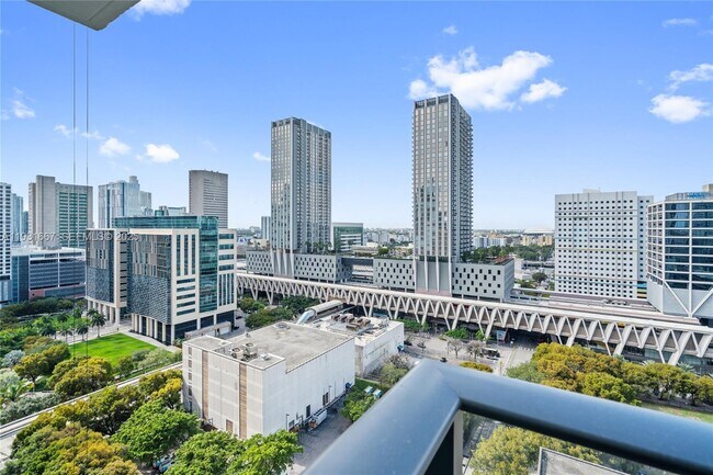 Building Photo - 11 NE 6th St