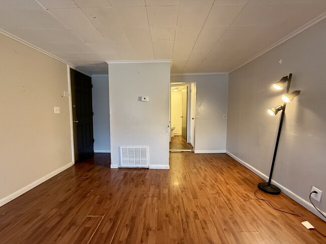 Building Photo - 723 Richards St