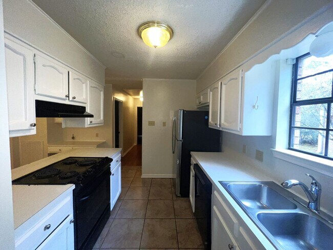 Building Photo - Siegen and Highland