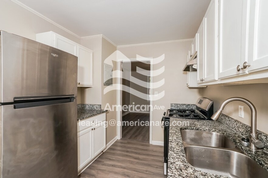 Building Photo - 3042 Bethune Ave