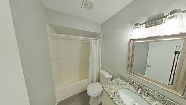 Building Photo - Beautiful 3-bedroom, 2-bath in the peaceful Ocala Park Estates Community