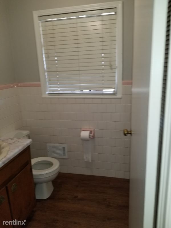 Building Photo - 3 br, 105 bath House - 55 War Hill Park Rd