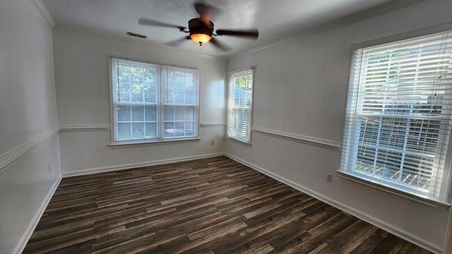 Building Photo - 1585 Devon Way
