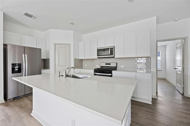 Building Photo - 212 Sweetwater Crk Ln