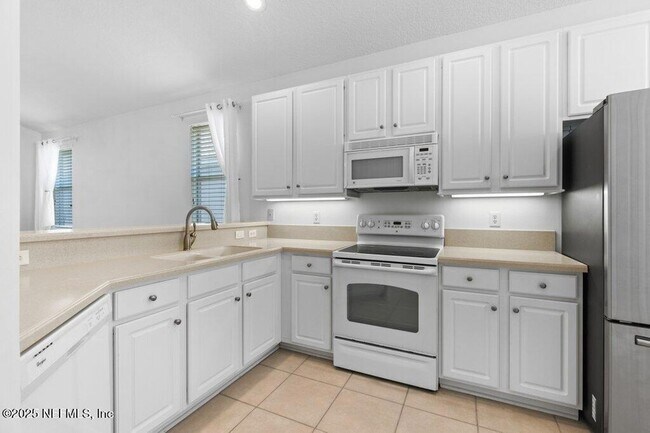 Building Photo - 636 Copperhead Cir