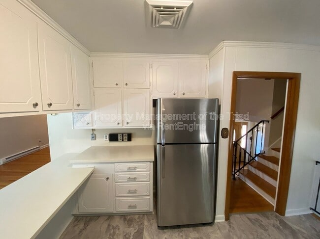 Building Photo - 926 Hilltop Blvd