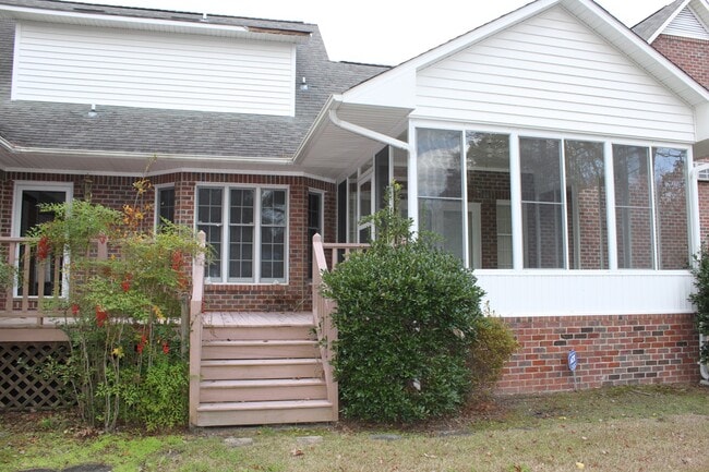Building Photo - 916 Dorset Way
