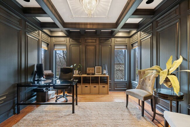 Building Photo - Fully-Furnished Luxurious Home in Nevillewood