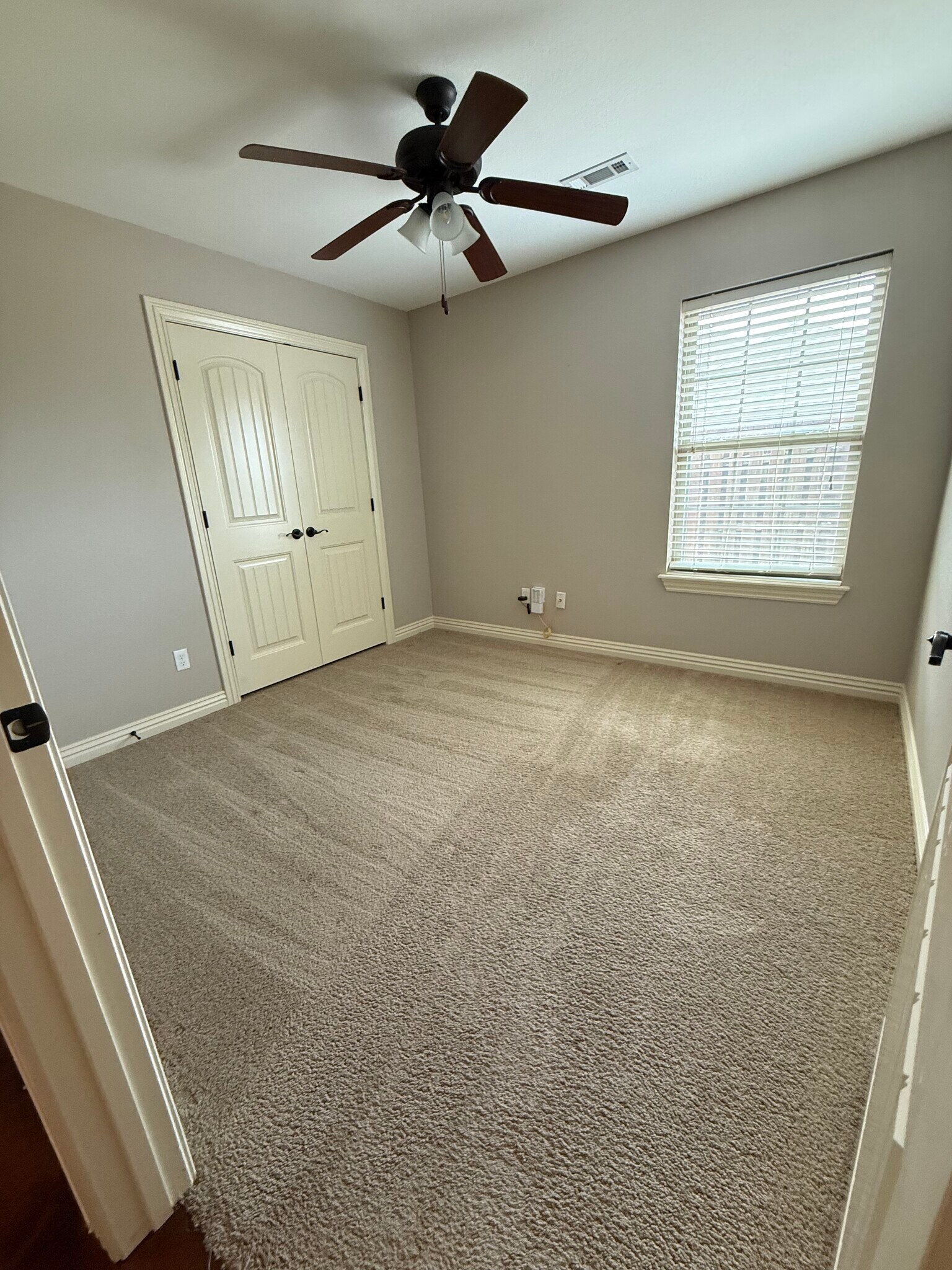 Building Photo - 6405 S 49th St