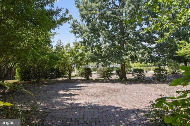 Building Photo - 45482 Pine Trail Terrace