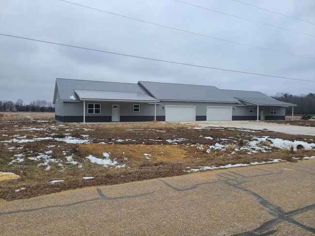 Building Photo - 4923 Well Rd