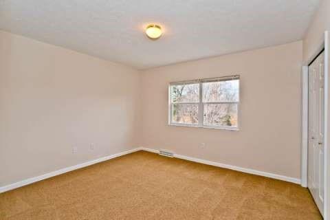 Building Photo - 221 Cottonwood Ln