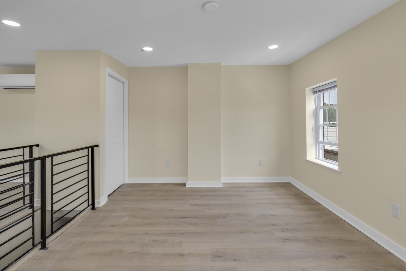 Building Photo - 2723 E Huntingdon St