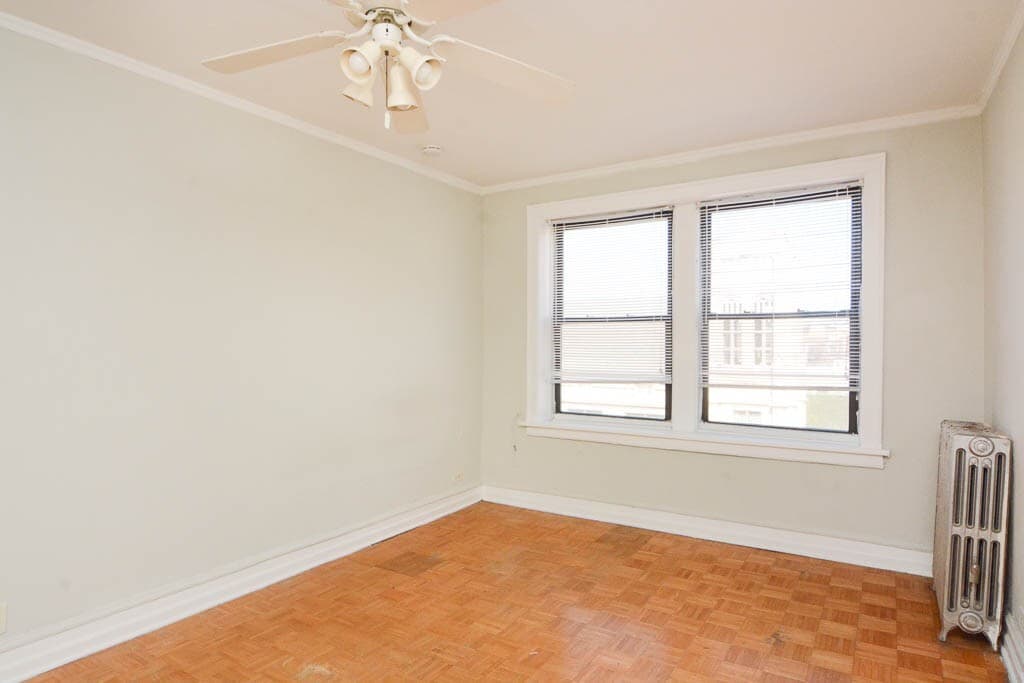 Building Photo - 714 W Belmont Ave