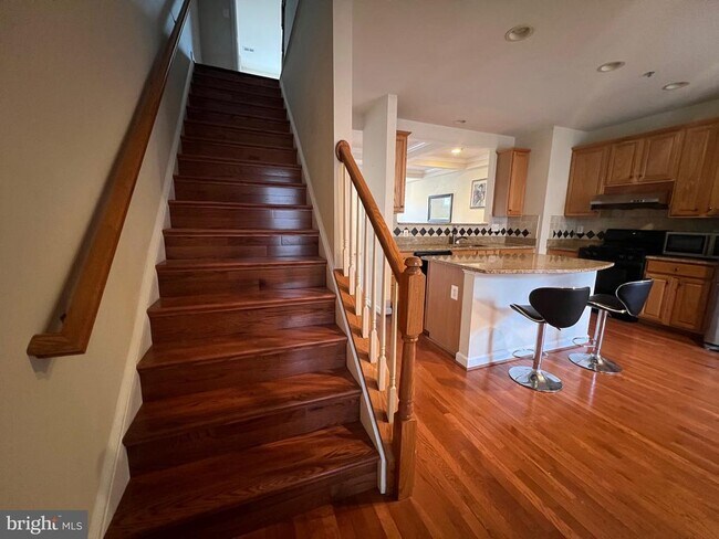 Building Photo - 604 Ridgemont Ave