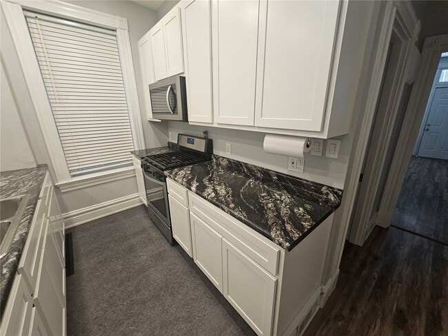 Building Photo - 1830 Russell Blvd