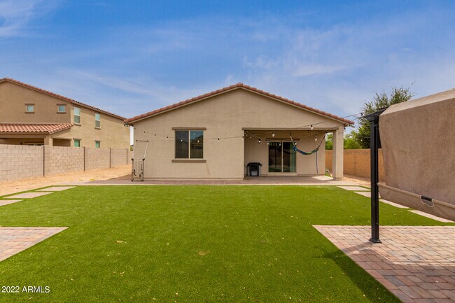 Building Photo - 1610 E Jardin Pl