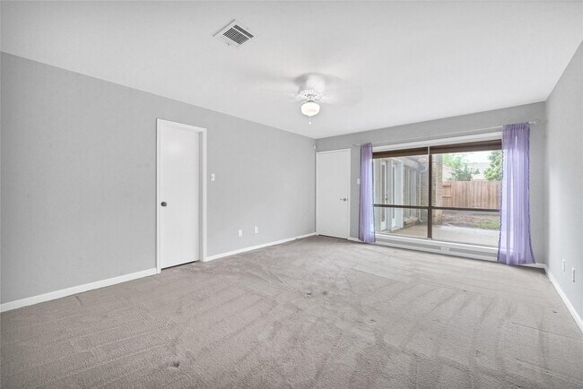 Building Photo - 2239 Kinbrook Dr