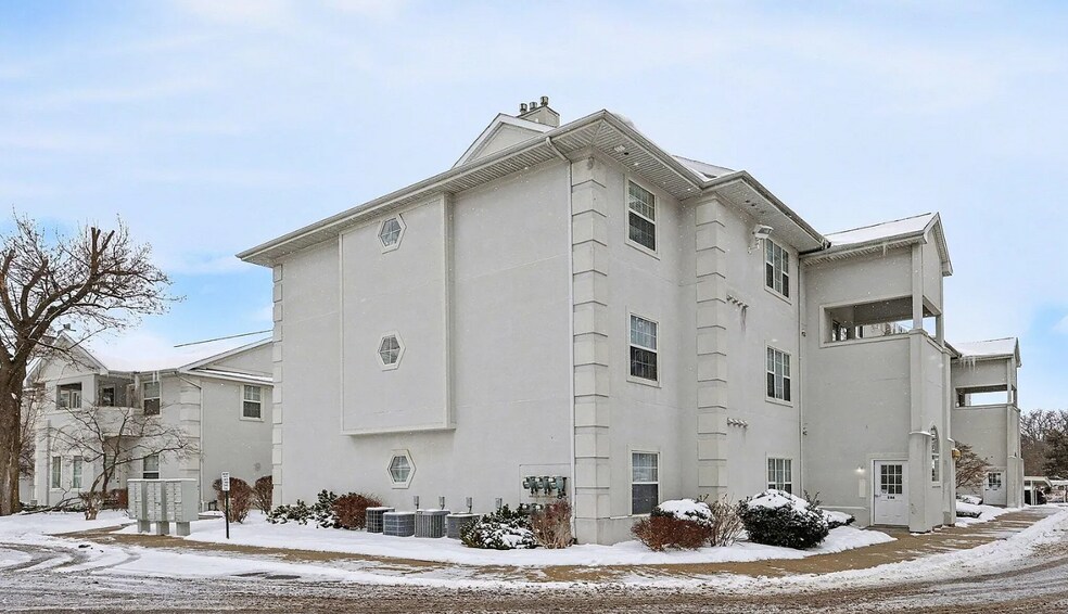 Building Photo - 288 W Saginaw St