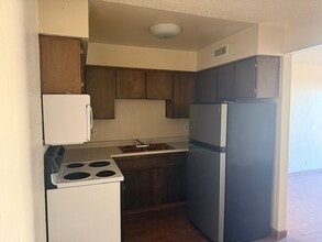Building Photo - 1 Bedroom 1 Bath In Central Las Vegas