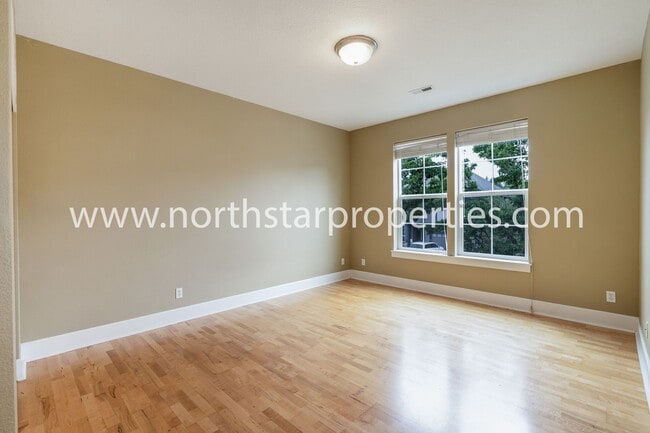 Building Photo - 20462 SW Arnold Pl