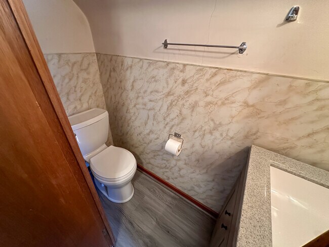 Building Photo - 1208 Baker Ave