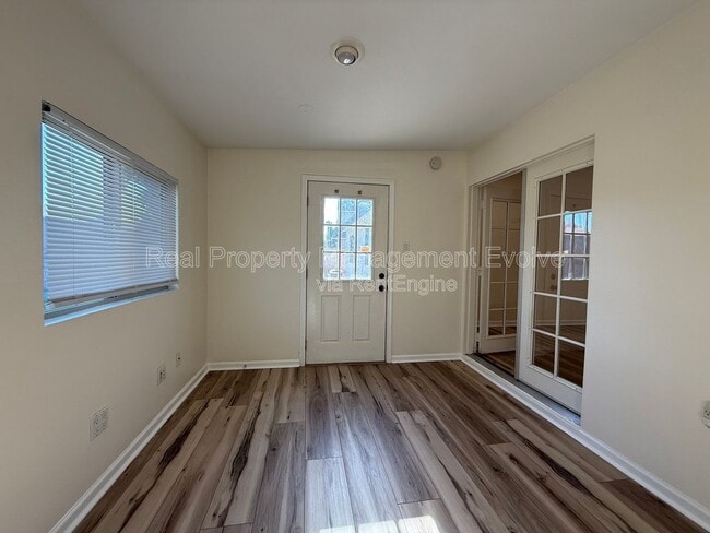 Building Photo - 6502 E Grandview Dr