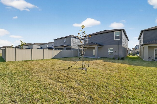 Building Photo - Brand New 6-Bed Available Now!