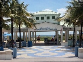 Building Photo - 4201 Bougainvilla Dr