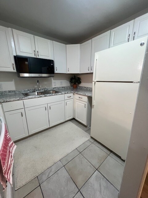 Building Photo - 3210 Orleans Dr