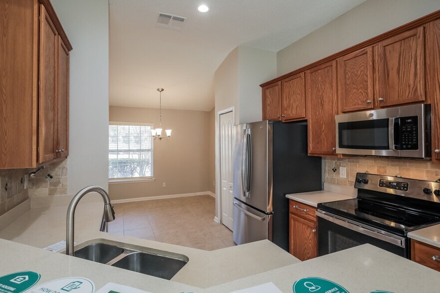 Building Photo - 12568 White Cedar Trail