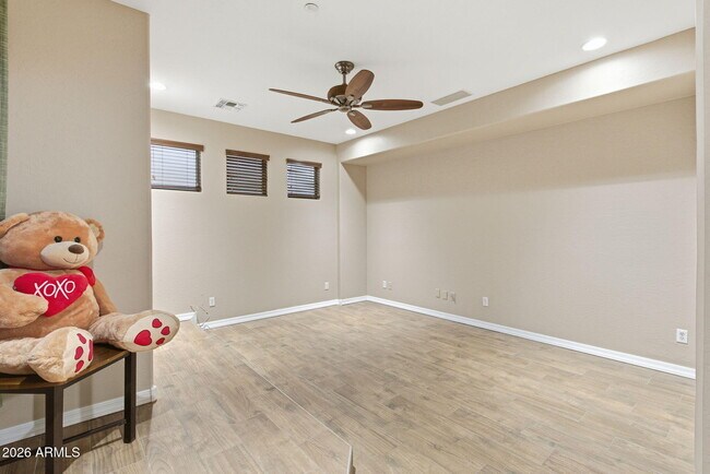 Building Photo - 6206 W Buckhorn Trail