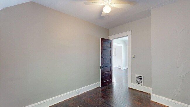 Building Photo - 3865 W 16th St