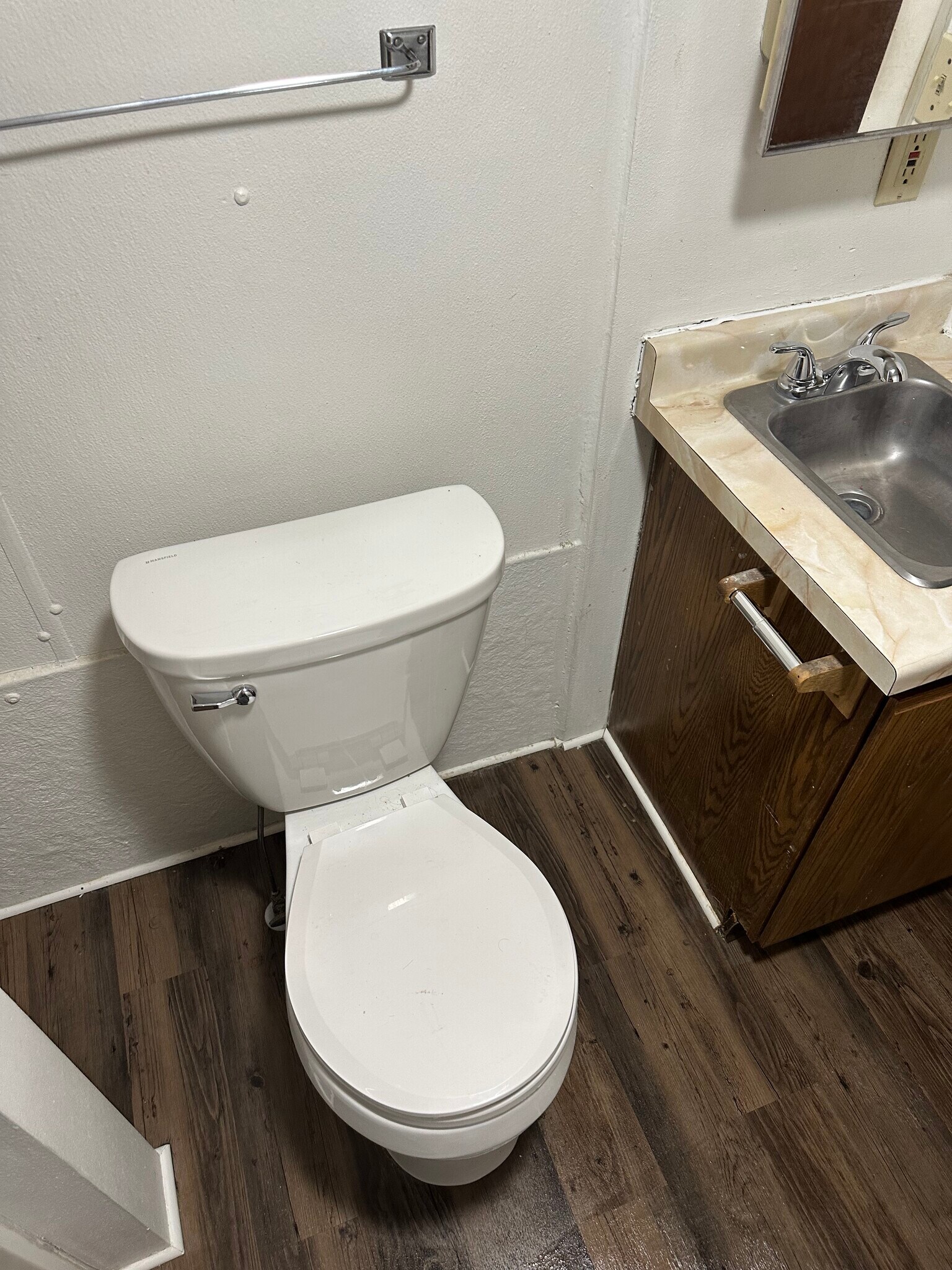 Building Photo - 305 W Railroad St