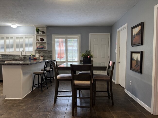 Building Photo - 3411 Linkwood Dr