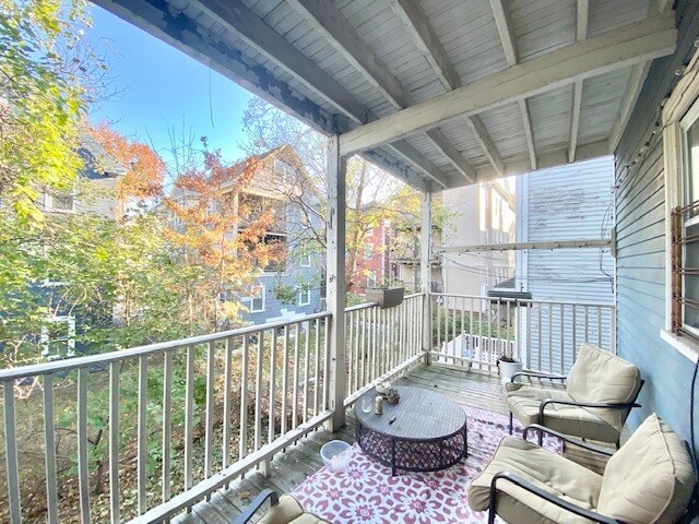 Building Photo - 10 Sachem St